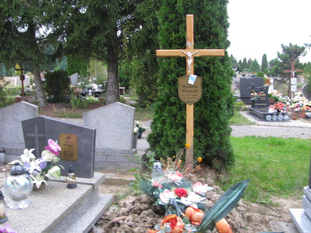 Grób Mirosław Wierucki
