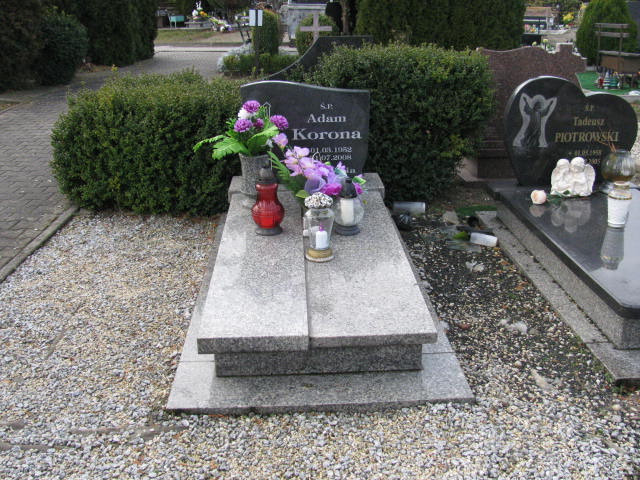 Grób Adam Korona