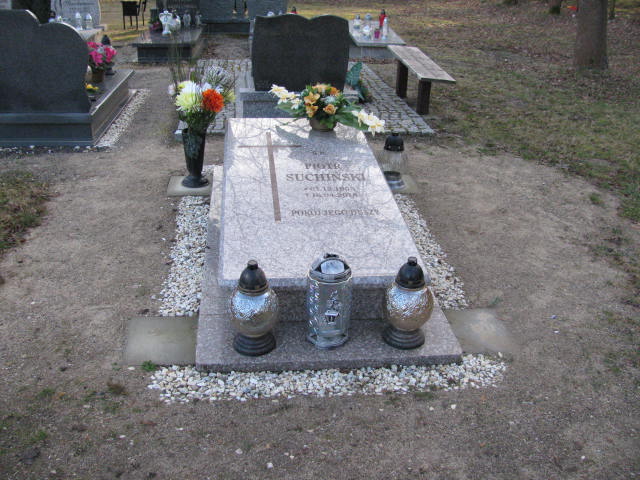 Grób Piotr Suchiński